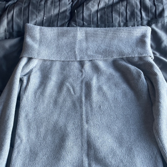 Off the shoulder sweater - Picture 1 of 3
